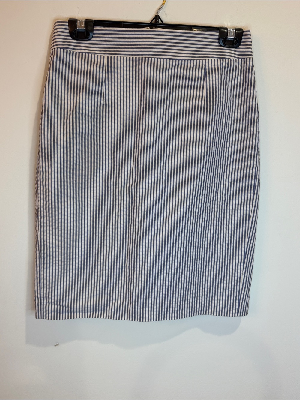 Banana Republic Blue/White Striped Seersucker Pencil Skirt, 4 - Parisian Chic
